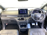広びろとした視界が運転にゆとりを広げます。