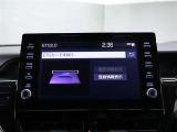ETC2.0とは、道路沿いに設置されたITSスポットとETC2.0通信対応車載機との間の高速・大容量通信により、広範囲の渋滞・規制情報提供や安全運転支援など受けられる運転支援サービス