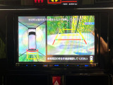 【パノラマモニター】専用のカメラにより、上から見下ろしたような視点で360度クルマの周囲を確認することができます☆死角部分も確認しやすく、狭い場所での切り返しや駐車もスムーズに行えます。