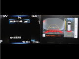 コーナーセンサーを装備。障害物までの距離に応じて警告音を変えてお知らせ。縦列駐車時や駐車場・車庫等での取り回しをサポートします。詳細は販売店スタッフまでお尋ね下さい。