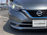 白く光量が高いLEDヘッドライトです☆