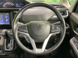 【純正革巻きステアリング】上質な革を使用することで、手にしっかり馴染みとても運転しやすいハンドルです♪