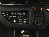 オートエアコンは左右席で独立温度コントロールが可能です。運転席はキンキンに冷やして助手席はマイルドにと言った設定が可能です。暑さ寒さでケンカすることもなくなりますね。