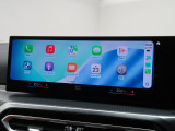 【アップルカープレイ】iPhoneがBMW車両とワイヤレスで接続されます。Apple CarPlayでは、オーディオストリーミングやメッセージングアプリがディスプレイに表示されます。