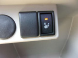 運転席ヒーターシート切替スイッチ。