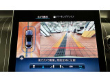 バックカメラにより駐車時の後方確認も楽にできます。