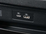 充電に便利なUSBソケット装備