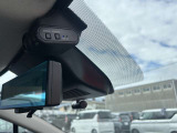 ディーラーオプション『前+車室内ドライブレコーダー』装備。表示はスマートフォンアプリで行います。