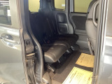 ホンダ車の低床ボディは、チャイルドシートへのお子さまの乗降や荷物の積載もスムーズ。座り心地が良く、快適なドライブを楽しんでいただけます。