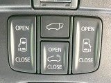 【両側パワースライドドア】スマートキーや運転席のスイッチで後席両側スライドドアの開閉が可能♪電動だから力を入れてドアを開ける必要が無く、小さなお子様でも簡単に開け閉めでき快適です♪