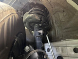 お車を安心してお乗りいただく為には、足回りの定期点検が欠かせません。サービスサポート(有償保証)では無料点検もご提供しており、安心のカーライフをお過ごしいただけるサポート体制が整っています。