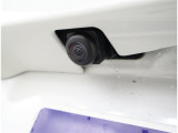 バックカメラが付いているので後方確認が非常にしやすいです。今や運転初心者も熟練者も必須装備!ついていて損はないですね♪