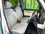 運転席シート廻りは使用感も少なく、良好な状態となっています。丁寧に使われていたことがよくわかりますね。