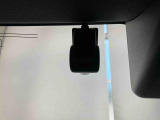たとえばダイハツのお店にある、たくさんのスマアシ搭載車は、正常に作動する事をしっかり確認します。