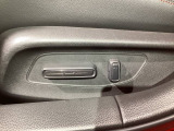 電動シートなので、お好みのシートポジションへの移動もスムーズに行えます。