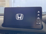【メーカー純正ナビ】インテリアに溶け込むスタイリッシュな「専用設計」メーカーナビを装備♪視認性や操作性など基本性能にも優れ、より上質なカーライフをお楽しみいただけます。
