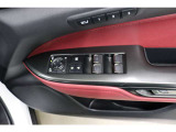 運転席ドアスイッチ回りの画像です。