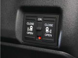 ◆両側電動スライドドア◆狭い駐車場でも乗り降りが楽々♪お子様が隣の車にドアを当ててしまう心配もございません!小さなお子様連れの方もこれで安心。