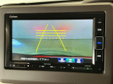 【バックモニター】駐車には欠かせないバックカメラを装備!カラーで後方をモニタリング。安全でゆとりのある駐車をサポートします。