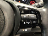【アダプティブ・クルーズ・コントロール】予め設定した車速内でクルマが自動的に加減速。 前走車との適切な車間距離を維持しながら追従走行し、高速道路でのドライバーの疲労を軽減してくれる嬉しい機能付♪