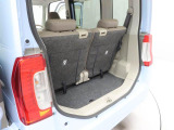 開口部が大きく、荷物の積み下ろしがしやすいです。日常のお買い物には十分な容量ラゲージスペース。