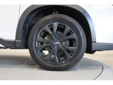 225/55R18タイヤ&18インチアルミホイール(ダークメタリック塗装)。