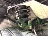 お車を安心してお乗りいただく為には、足回りの定期点検が欠かせません。サービスサポート(有償保証)では無料点検もご提供しており、安心のカーライフをお過ごしいただけるサポート体制が整っています。