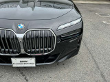 また、BMW正規認定中古車は、エマージェンシーサービスが自動付帯。24時間365日、皆様のカーライフをサポート致します。確かな安心のうえで、「駆けぬける歓び」をご堪能ください。