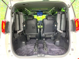 後席を格納すると、これだけの広さが!シーンに合わせたシートアレンジで、大きな荷物も積むことが出来ます♪