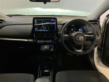 運転席周りのレイアウトをご覧ください。ナビゲーションが綺麗に装着されスッキリ収まってますね!操作スイッチも手が届きやすくわかりやすいです!