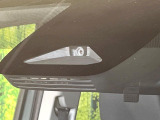 【トヨタセーフティセンス】走行中に前方の車両等を認識し、衝突しそうな時は警報とブレーキで衝突回避と被害軽減をアシスト。より安全にドライブをお楽しみいただけます。