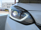 夜間走行時もLEDヘッドライトが明るく安全に前方を照らします。雨の日なども視界が良いのでストレスが軽減されますよ。対向車からも見えやすいので相手に接近を知らせることができますね。