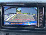 【バックモニター】バックカメラが装着されています。車庫入れが苦手な方もこれがあれば安心ですね