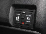 ◆両側電動スライドドア◆狭い駐車場でも乗り降りが楽々♪お子様が隣の車にドアを当ててしまう心配もございません!小さなお子様連れの方もこれで安心。