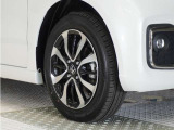 認定中古車では、厳しいHonda認定基準をクリアした厳選されたHonda認定中古車のみ、取り扱っております。「ご購入前の安心」「納車後の信頼」を車両と一緒に提供しております。