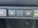 運転席と助手席にはシートヒーターが付いています