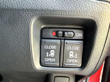 スライドドアのスイッチは運転席ハンドル右下に☆