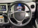 インテリアに合わせたデザインのステアリングは、運転される方のことも考え、運転しやすい形状、大きさです。是非一度、実際に触ってお確かめください。