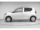 リヤドア、リヤガラスはプライバシーガラスですので、外から車内が見えにくくなっております。リヤワイパー付ですので、雨の日のドライブや駐車時にとても便利です。