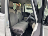 運転席・助手席です