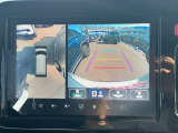 見えない場所を映し出すメーカー純正の全方位モニターです!縦列駐車で便利な「俯瞰映像」や狭い道でのすれ違いで役立つ「助手席側のサイド映像」など視点を切り替えて表示し、ドライバーの視界をサポートします!