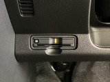 ハンドルの左下にETCがついています。高速道路の料金所の通過も楽々です。 カードの取り出しもしやすい場所についています。