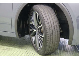 タイヤサイズ 195/50R19。