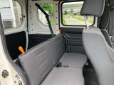 納車の前にはエンジンオイル、オイルエレメント、エアクリーナー、クーラント、バッテリー、ワイパーゴムのチェックまたは交換を行います!