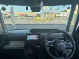 中古車をお選びいただく際に気になる走行距離や修復歴などに加えてキズ・凹みの有無・状態や消耗品の交換、今までの整備状況が &ldquo;ダイハツ認定中古車カルテ&rdquo;でわかります。