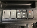 リアドアは乗り降りに便利な両側電動スライドドアです。また運転席に座っていながらスイッチ操作で自在にスライドドアを開け閉めできます。またHondaセンシング用のVSA解除スイッチも装備しています。