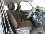 見通しのよいすっきりとした視界で、誰でも運転しやすいです。運転のしやすさは疲れにくさにも繋がりますよ♪