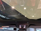車両は屋内展示しておりますので天候に関係なくごゆっくりコンディションご確認頂けます。車両を倉庫へ保管している場合が御座いますのでご来店前に在庫確認頂けると幸いです。TEL072-784-8800
