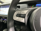 ステアリングにオーディオ操作スイッチが付いています。オーディオ画面に直接タッチしなくても操作が出来ますので、運転に集中できます。