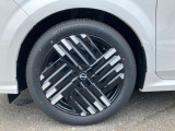 アルミホイール装着しております。205/50R17